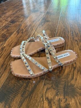 Steve Madden Tan Double-Strap Studded Slide Sandals, size 6.5